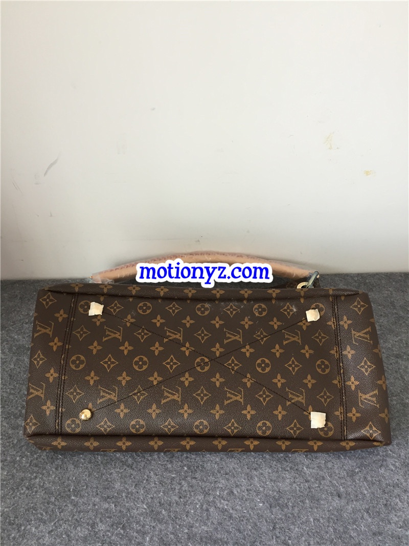Brand Bag 12